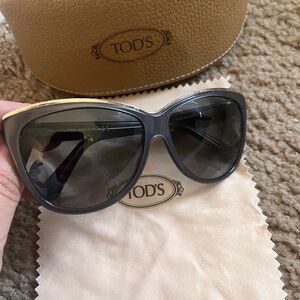 SOLD- Tod’s Women Sunglasses